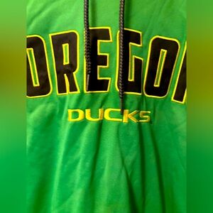 6 Oregon duck hoodies/pull overs/ zip up